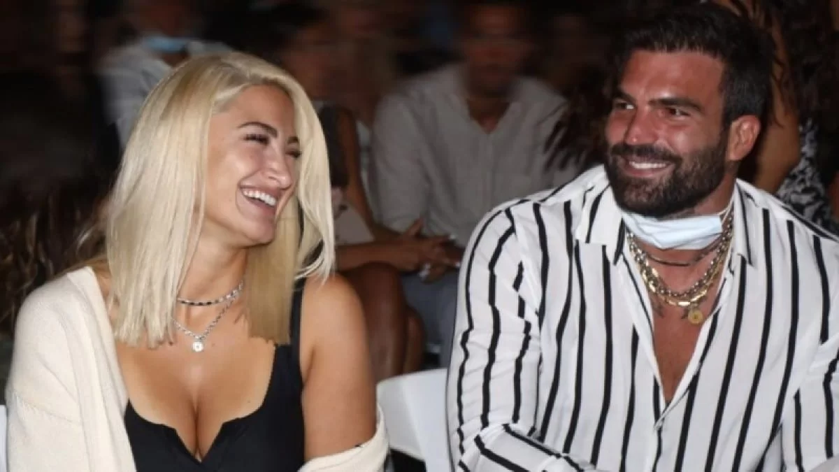 Ιωάννα Τούνη - Δημήτρης Αλεξάνδρου: Η εγκυμονούσα έκανε το πρώτο της μπάνιο παρά τις αντίξοες συνθήκες