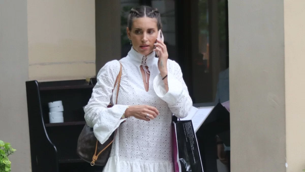 Οι πλατφόρμες επανήλθαν στη μόδα με έναν διαφορετικό τρόπο - Αυτές φόρεσε και η Αθηνά Οικονομάκου και σου προτείνουμε 4 οικονομικές