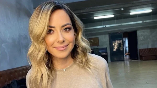 Αμακιγιάριστη και χωρίς φίλτρα - Το αληθινό πρόσωπο της Μελίνας Ασλανίδου