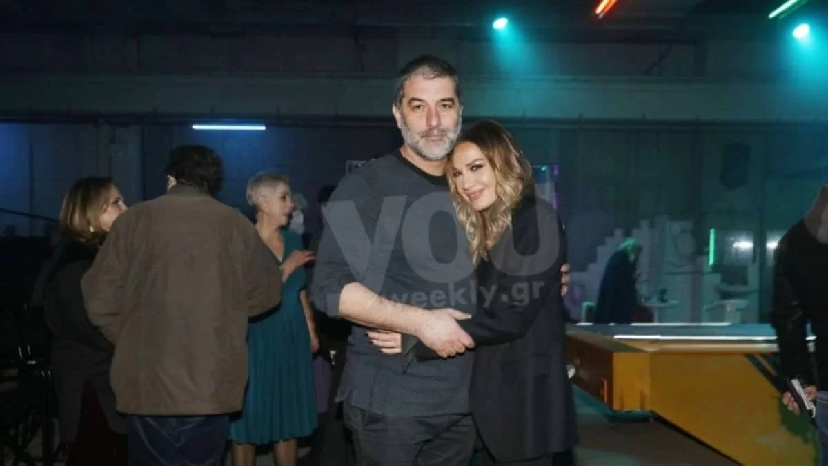 Τραγουδούσε στην αγκαλιά του - Το τρυφερό βίντεο της Δέσποινας Βανδή με τον Βασίλη Μπισμπίκη