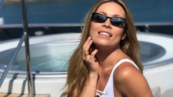 Ανέμελη η Μαριέττα Χρουσαλά - Πόζαρε στην Μύκονο και "έριξε" το instagram