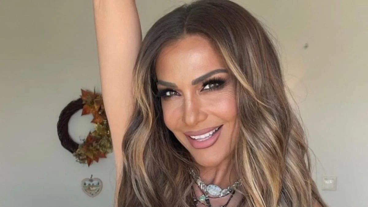 Διώροφο με μοντέρνα διακόσμηση - Το εντυπωσιακό σπίτι της Δέσποινας Βανδή στα νότια προάστια