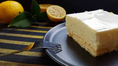 Θα "λιώνει" στο στόμα σας το απολαυστικό γλυκό ψυγείου με λεμόνι - Έτοιμο σε λίγα λεπτά