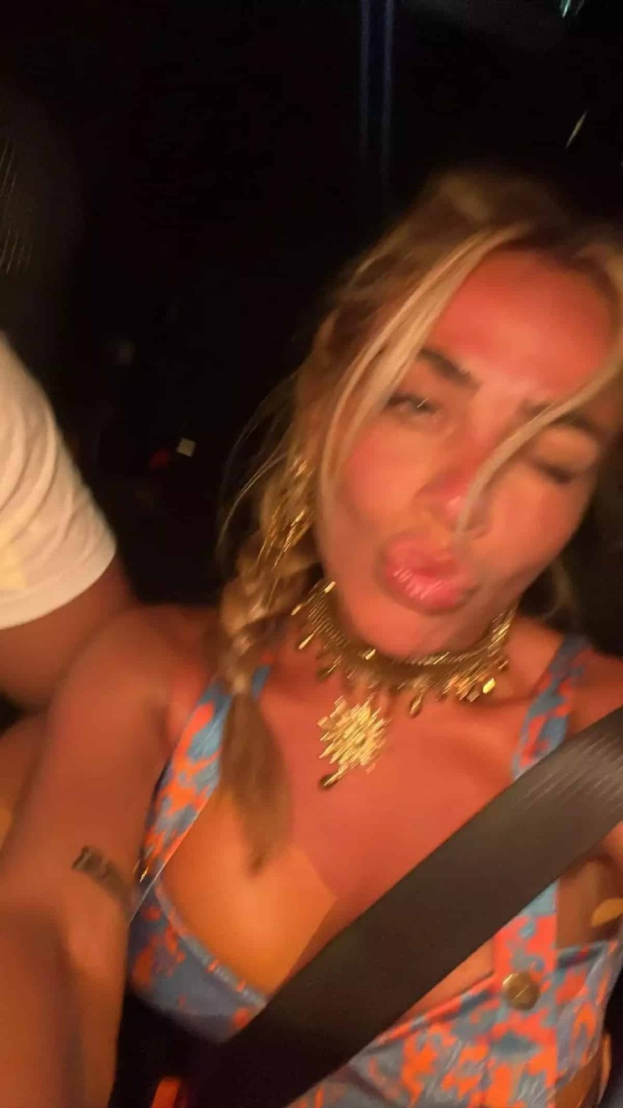 Κόνι Μεταξά - διακοπές