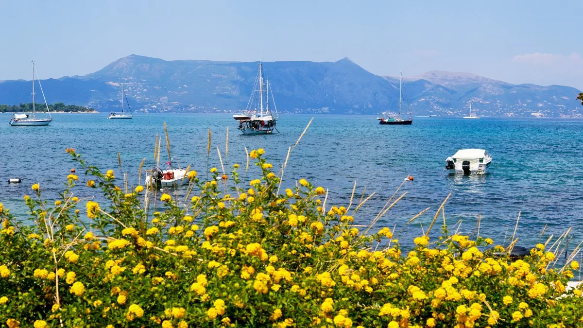 Φτιάχνει ο καιρός σήμερα (16/8) - Αισθητή η άνοδος της θερμοκρασίας