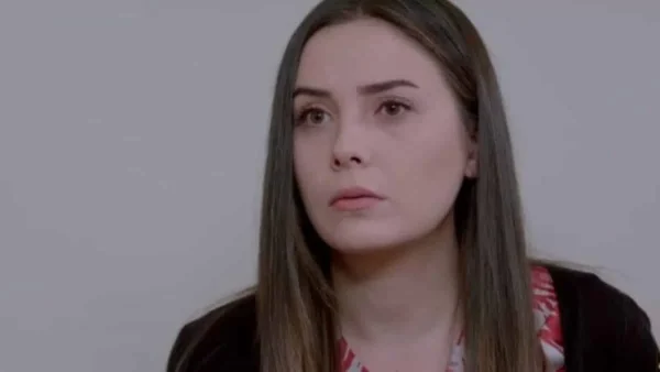 Elif: Νεκρή η Μελέκ; Της βάζει μαχαίρι στο λαιμό ή...