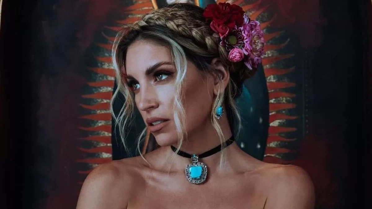 Αυγουστιάτικο μακιγιάζ: Κάν' το όπως η Αθηνά Οικονομάκου - Boho chic make up look