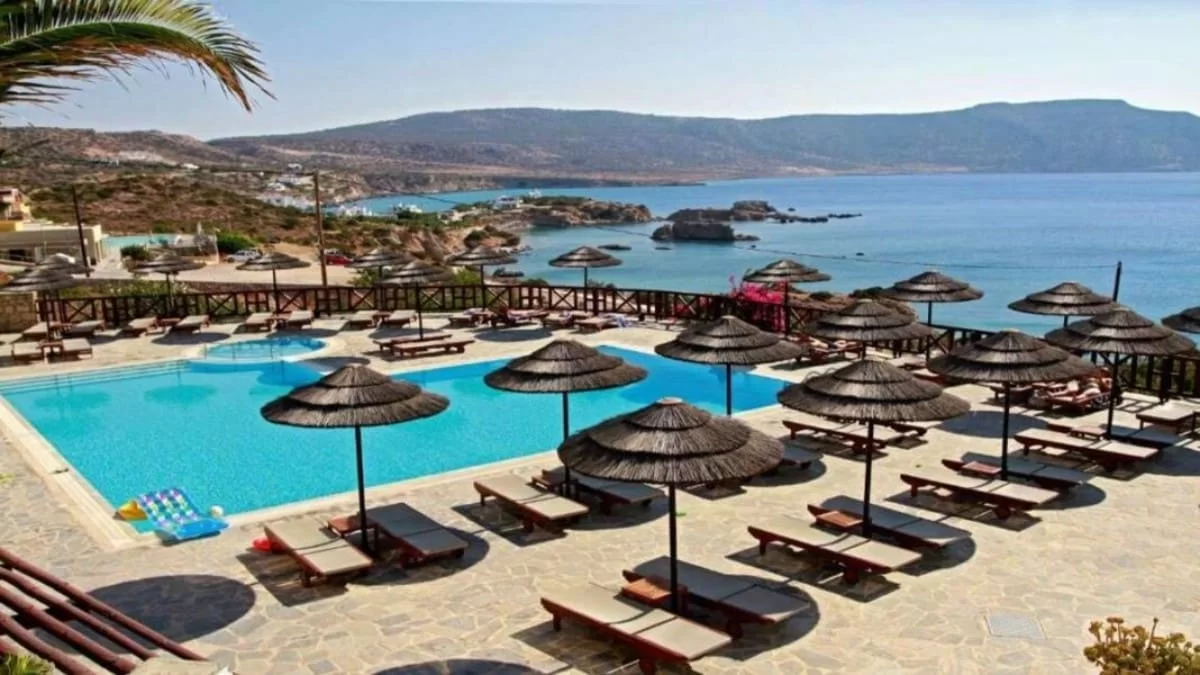 Κάρπαθος: Το πολυτελές resort μπροστά στην παραλία για ονειρεμένες διακοπές