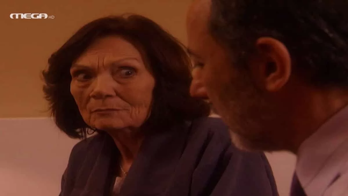 Είναι πλέον γιαγιά και αγνώριστη φυσιογνωμικά - Πώς είναι σήμερα η αγαπημένη Αγγέλα της σειράς Μαύρα Μεσάνυχτα