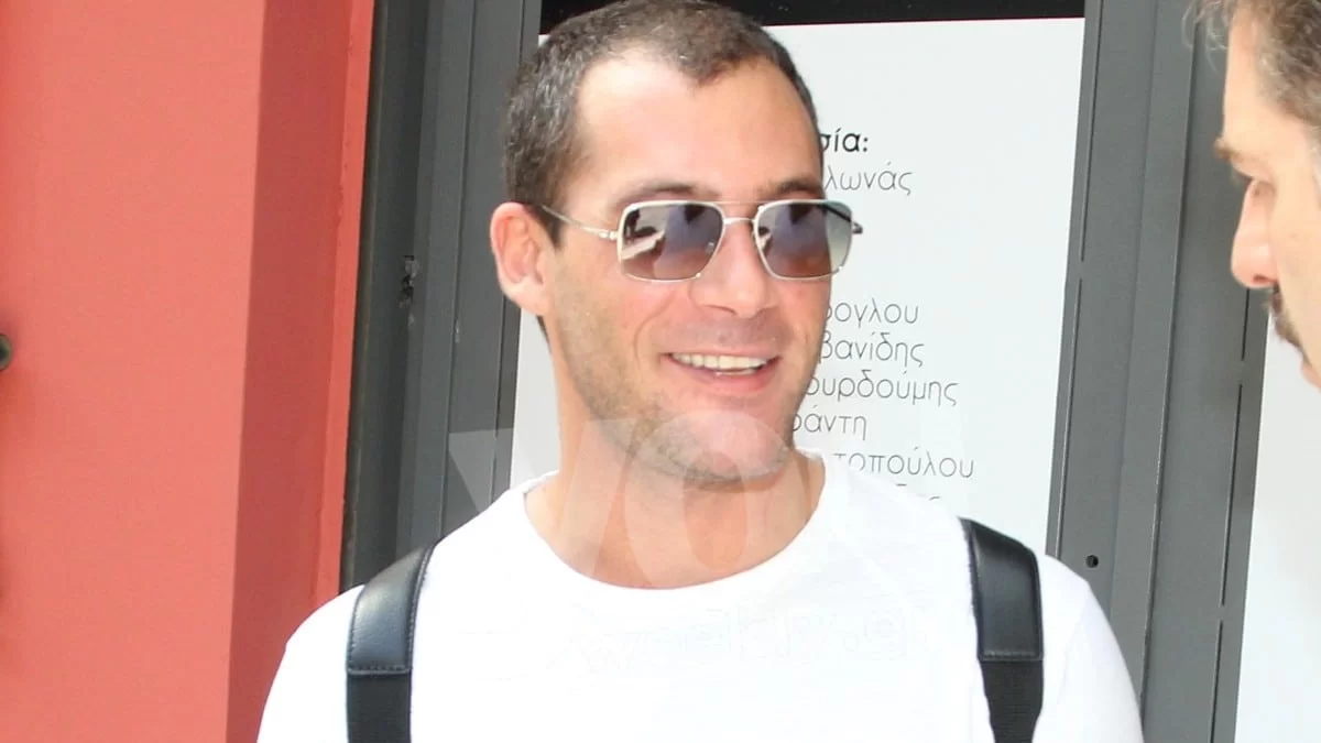 Αντίνοος Αλμπάνης: Η απάντηση του ηθοποιού για τη γυμνή φωτογραφία στο Instagram - Την "κατέβασαν" λίγο αργότερα