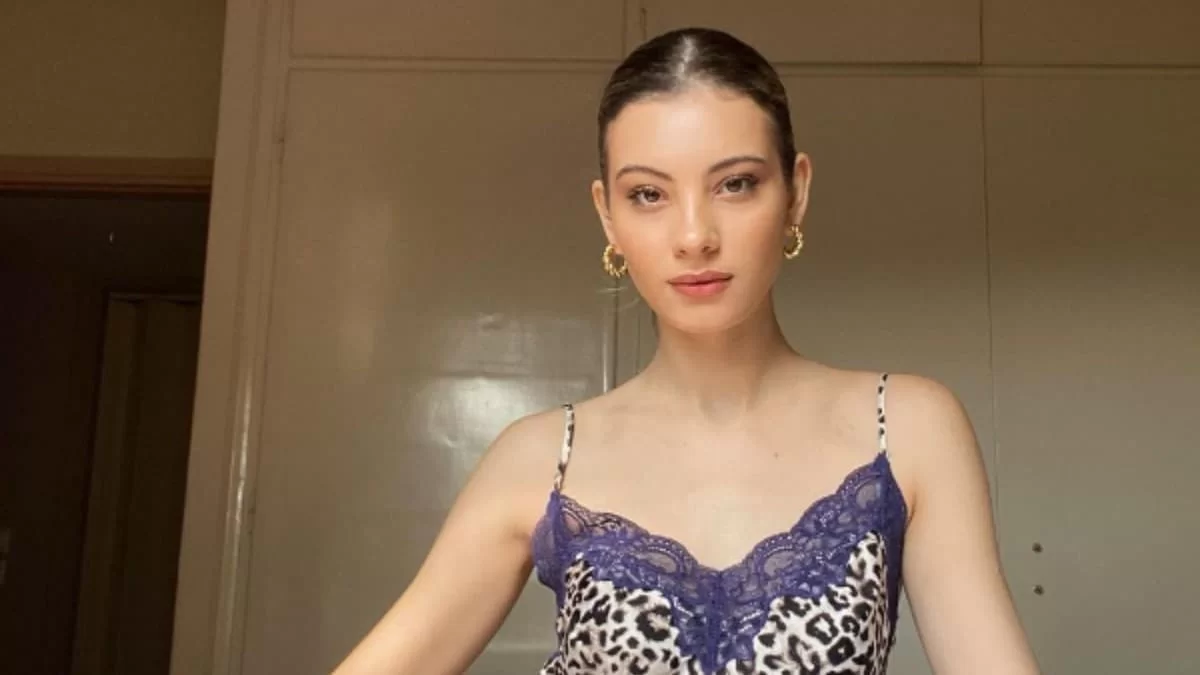 Άλλος άνθρωπος η Άννα Μαρία Ηλιάδου - Με αφέλειες και τρέσες μέχρι τη μέση το "ελαφάκι" του GNTM