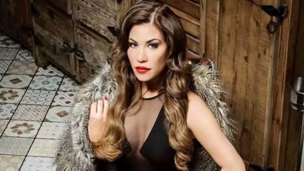 Διακοπές στην Κεφαλονιά για την Αννέτ Αρτάνι - Δήλωσε περήφανη για το σύντροφό της που είναι εθελοντής στην Ουκρανία