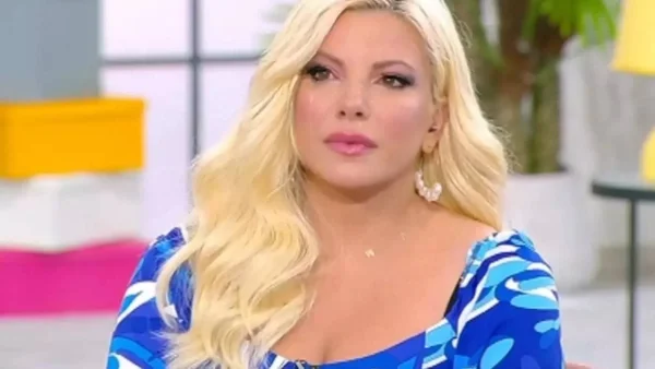 Βούρκωσε η Αντελίνα Βαρθακούρη - Το βίντεο με τη μαμά της που της ξύπνησε γλυκές αναμνήσεις