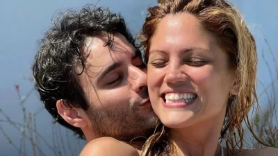 Έτσι διαχειρίζεται τα οικογενειακά βάρη ο Ίαν Στρατής - Η ξεκαρδιστική ανάρτηση της εγκυμονούσας Συνατσάκη από τις διακοπές τους