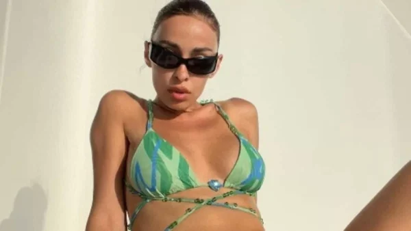 Με λευκό μπικίνι στην πισίνα - Πρωινή γυμναστική για την Ελένη Φουρέιρα μετά τις φήμες εγκυμοσύνης