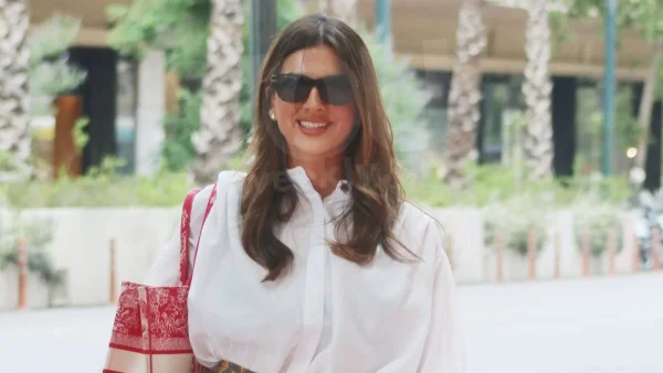 Με πόδια γαζέλας και άκρως μαυρισμένη - Πόζαρε με θέα το απέραντο γαλάζιο η Σταματίνα Τσιμτσιλή