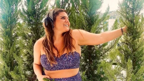 Έτσι σηκώνει τα "οικογενειακά της βάρη" - Η φωτογραφία της Μπάρκα με τον γιατρό της Σερίφου που κάνει τον γύρο του διαδικτύου