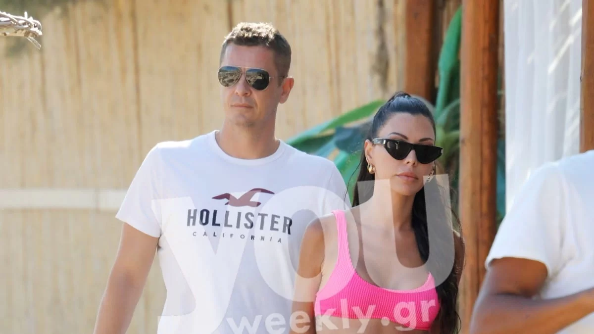 Τους κοιτούσε όλη η παραλία της Μυκόνου - Ο Σρόιτερ με κοιλιακούς φέτες και η Μπούκη με νέον φούξια μαγιό