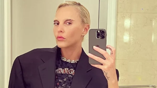 Με τσάντα Prada, αξίας 1.550 ευρώ και τις μπότες που κάνουν θραύση, η Τάμτα σε μία από τις πιο στιλάτες εμφανίσεις της