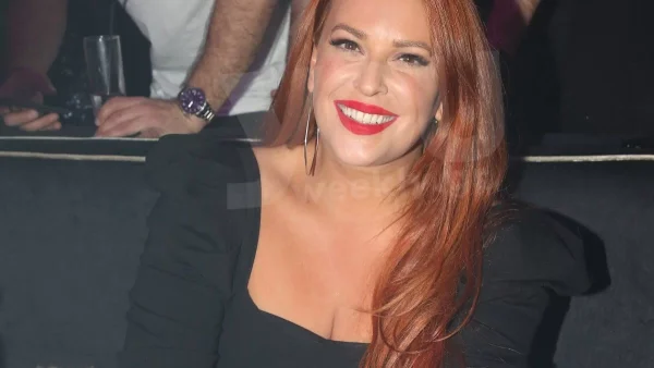 "Χαμογέλα και πάλι": «Μας λείψατε μωρέ…» - Η ανάρτηση της Χρηστίδου πίσω από τη φωτογράφηση για τη νέα σεζόν