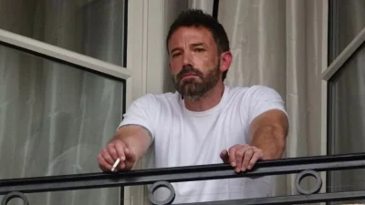 Άυπνος και κουρασμένος ο Μπεν Άφλεκ μετά το τριήμερο γλέντι του γάμου - Έφυγε κατευθείαν για το αεροδρόμιο