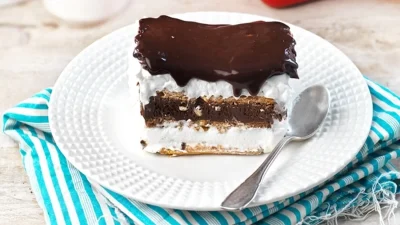 Η απόλυτη λιχουδιά - Τούρτα εκλέρ ψυγείου με γεύση μαμάς