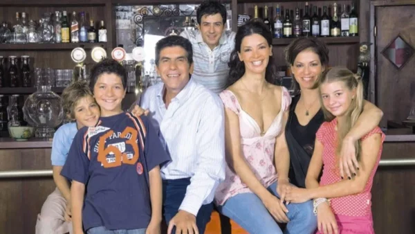 Αρρωσταίνει και πεθαίνει - Το τραγικό τέλος της σειράς "Ευτυχισμένοι μαζί" που δεν προβλήθηκε στην Ελλάδα