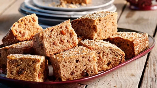 Φανουρόπιτα της τελευταίας στιγμής μόνο με 9 υλικά - Συνταγή της Αργυρώς για να γίνει αφράτη