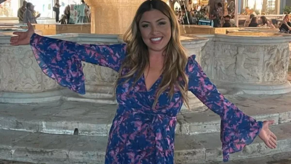 Με μαύρο "καυτό" σορτς - Η φωτογραφία της Έλενας Παπαρίζου που αναστάτωσε ολόκληρο το instagram