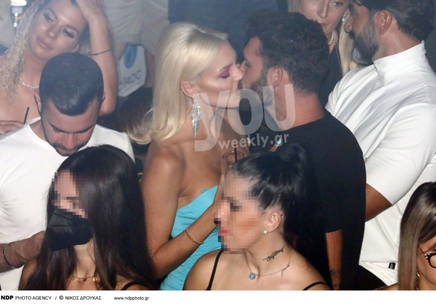 Το καυτό φιλί της Παναγιώταρου με τον Στάθη Σχίζα