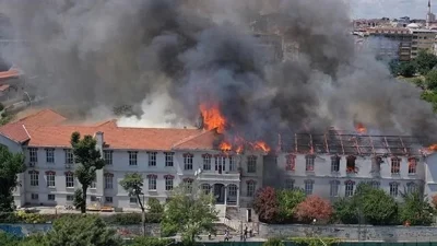 Μεγάλη φωτιά στο ελληνικό νοσοκομείο της Κωνσταντινούπολης