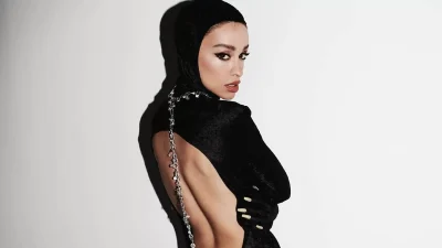 Πάλι παρέδωσε μαθήματα στιλ η Ελένη Φουρέιρα στην παραλία - Το see through, με κοψίματα φόρεμα της