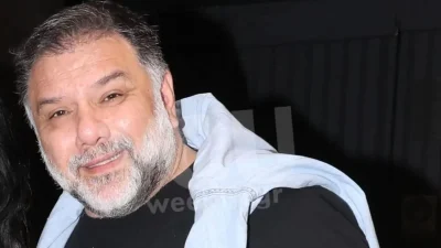 Μαυρισμένος και φανερά ανανεωμένος με το μαγιό του - Ο Αρνατούγλου ποζάρει μέσα σε πισίνα ξενοδοχείου στην Ελαφόνησο