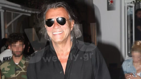 Τριώροφη βίλα με deluxe πισίνα και άπειρα δωμάτια - Το χλιδάτο σπίτι του Ηλία Ψινάκη στον Μαραθώνα