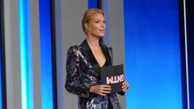GNTM 5: Πιο αυστηρή από ποτέ η Βίκυ Καγιά στο νέο κύκλο - Η φωτογραφία από τα παρασκήνια που το μαρτυρά