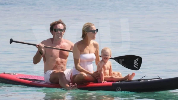 Μαζί δεν κάνουν και χώρια δεν μπορούν! Τα τρυφερά φιλιά Καγιά - Κρασσά και η οικογενειακή φωτογραφία