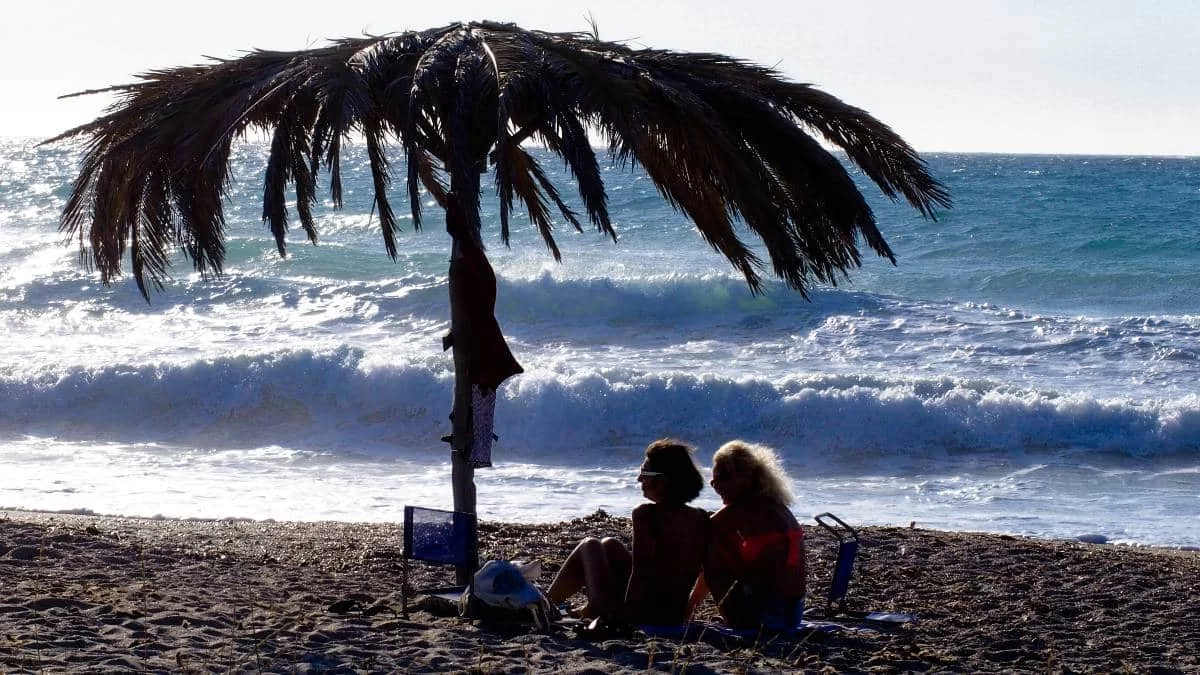 Καιρός 2/8: Ζέστη και ηλιοφάνεια σε σχεδόν όλη την χώρα - Βροχοπτώσεις σε λίγες μόνο περιοχές