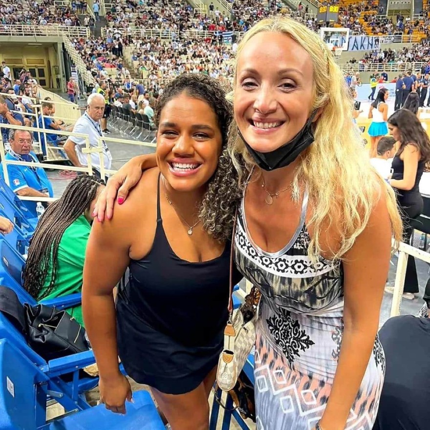 Ναταλλί Κάκκαβα - Γυναίκα Αντετοκούνμπο