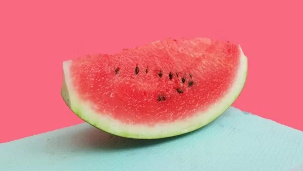 Μην πετάξετε ξανά την φλούδα από το καρπούζι - Οι θαυματουργές ιδιότητές της για το δέρμα