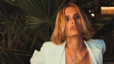 Με αναλογίες μοντέλου και κοιλιακούς που προκαλούν "σεισμό" - Στα λευκά η Κατερίνα Λιόλιου