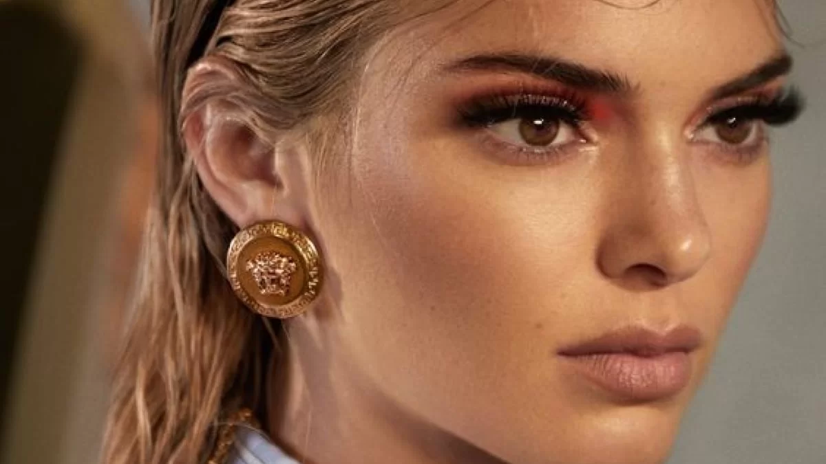 Μολύβι ματιών: Το make up look που θα κάνεις χειμώνα/καλοκαίρι και τα χρώματα που είναι big trends