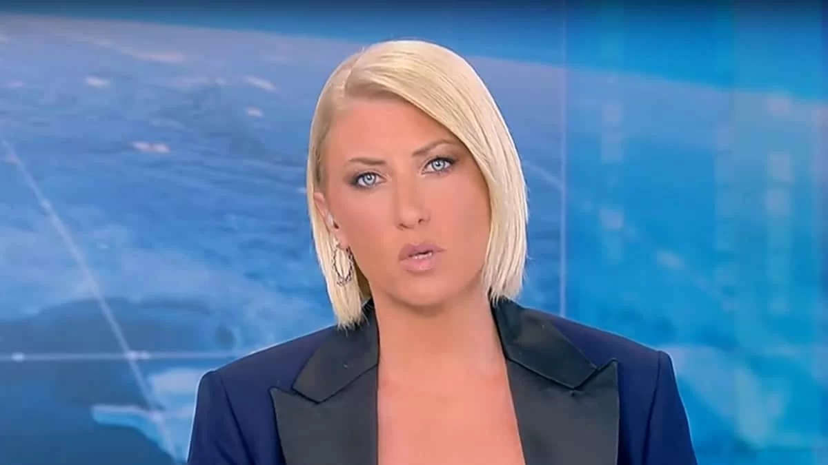 Είπε αντίο στις διακοπές και επέστρεψε στην τηλεόραση - Η πρεμιέρα της Σιάς Κοσιώνη στον ΣΚΑΙ