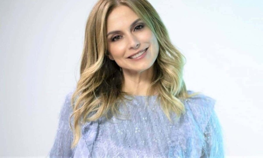 Η Ζωή Κρονάκη είναι η μία από τους δύο παρουσιαστές της νέας ψυχαγωγικής εκπομπής της ΕΡΤ