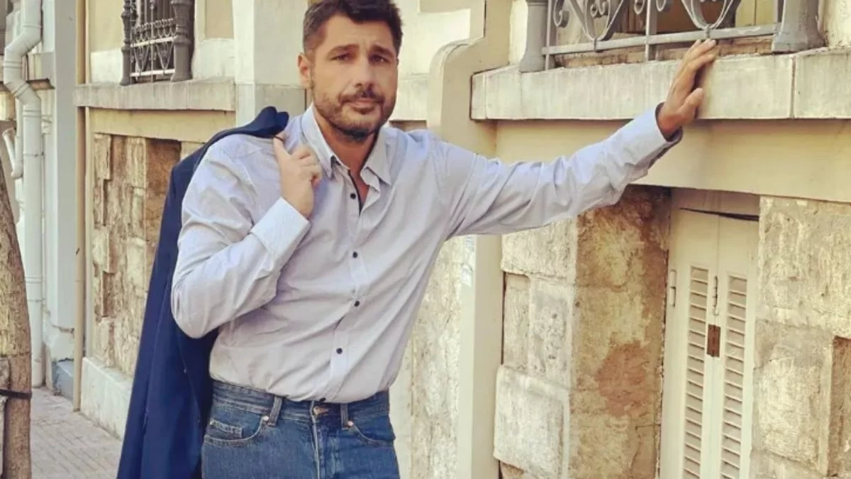 Με πισίνα και μαγική θέα - Φωτογραφίες από το νέο σπίτι του Λάμπρου Κωνσταντάρα στην Σαρωνίδα