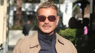 Πόζαρε ολόγυμνος ο Λάκης Γαβαλάς στο μπάνιο του σπιτιού του - Τα έδειξε όλα... χωρίς καμιά ντροπή