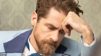 Έφερε τα πάνω κάτω - Με αυτή τη γυμναστική κρατιέται κορμάρα ο Δημήτρης Λάλος