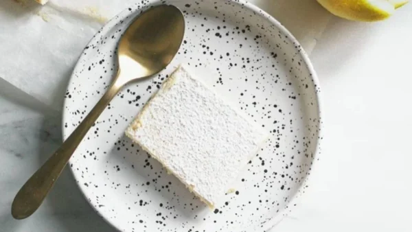 Συνοδεύεστε το με τον καφέ - Δροσερό γλυκό ψυγείου με λεμόνι, ζαχαρούχο γάλα και...