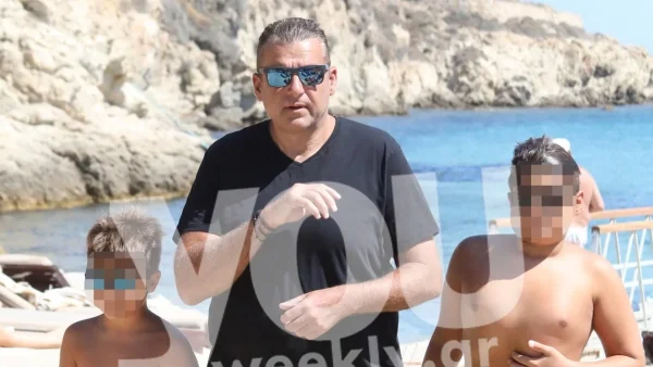 Χαλί να τον πατήσουν - Μοναδικές στιγμές για τον Λιάγκα στο Λονδίνο μαζί με τους γιους του, Γιάννη & Δημήτρη