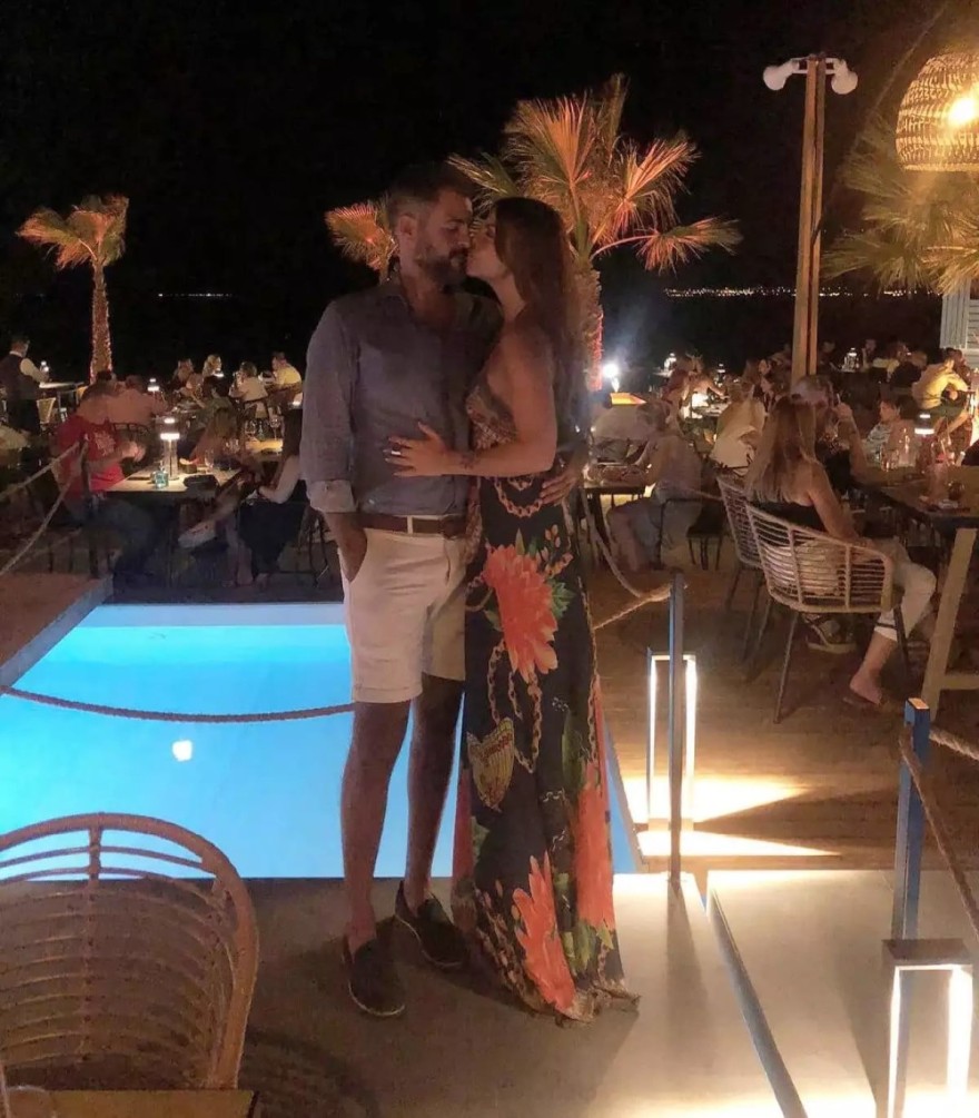 Το φιλί της Νίνας Λοτσάρη με τον σύντροφό της Χρήστο Λεμονίδη