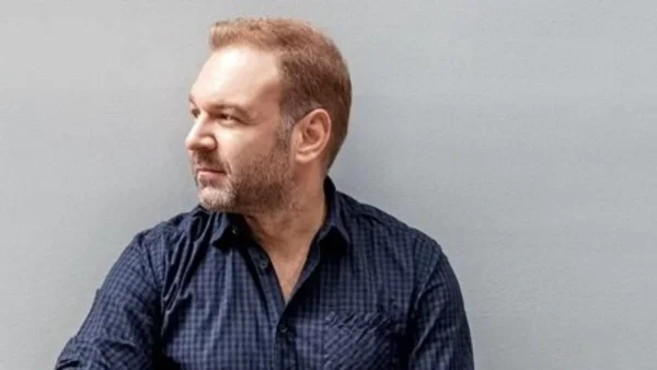 Βαρύ πένθος για τον Μάκη Πουνέντη - Έφυγε από τη ζωή συγγενικό του πρόσωπο